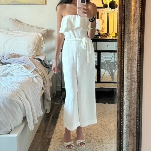 Aritzia Babaton Flutter Sleeveless Cropped Wide Leg Jumpsuit in White - Picture 3 of 16